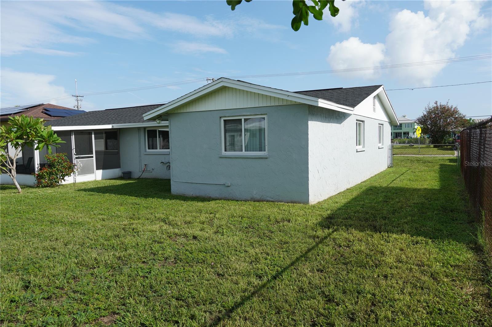 536 FLAMINGO DR — photo 40