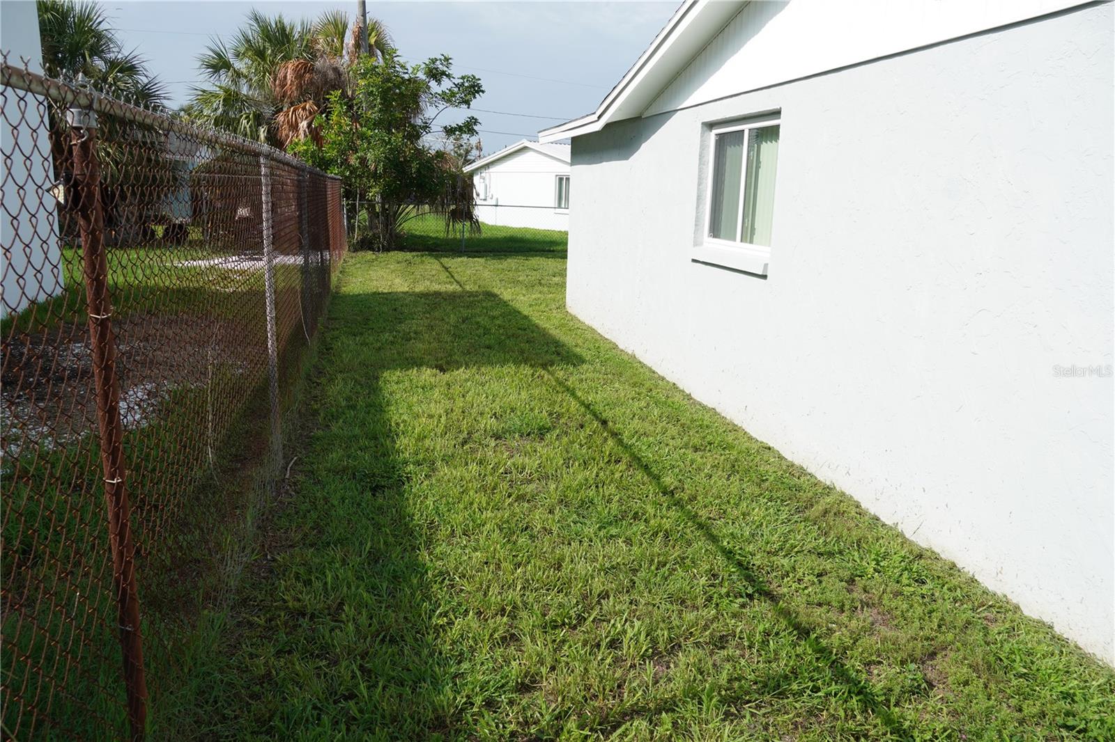 536 FLAMINGO DR — photo 43