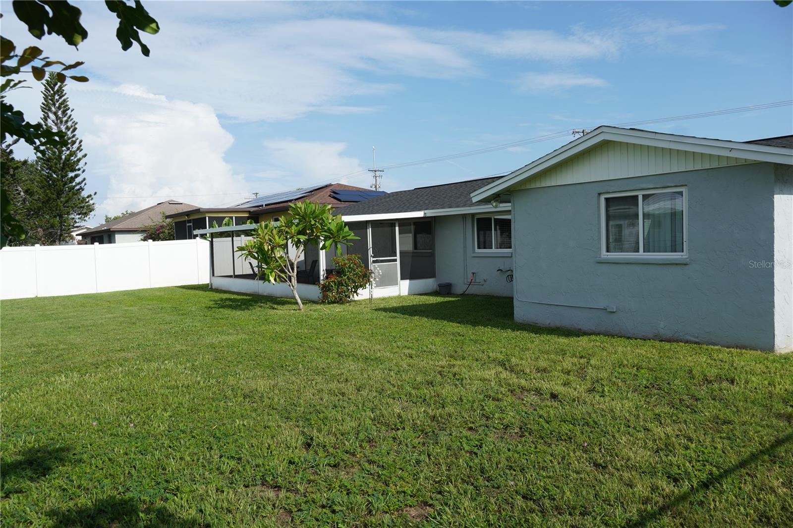 536 FLAMINGO DR — photo 41