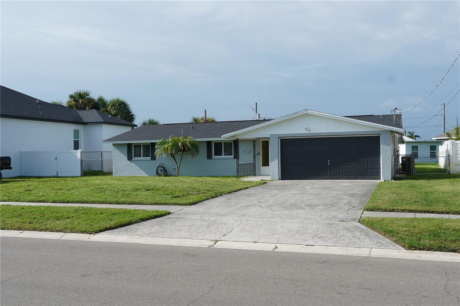 536 FLAMINGO DR — photo 2