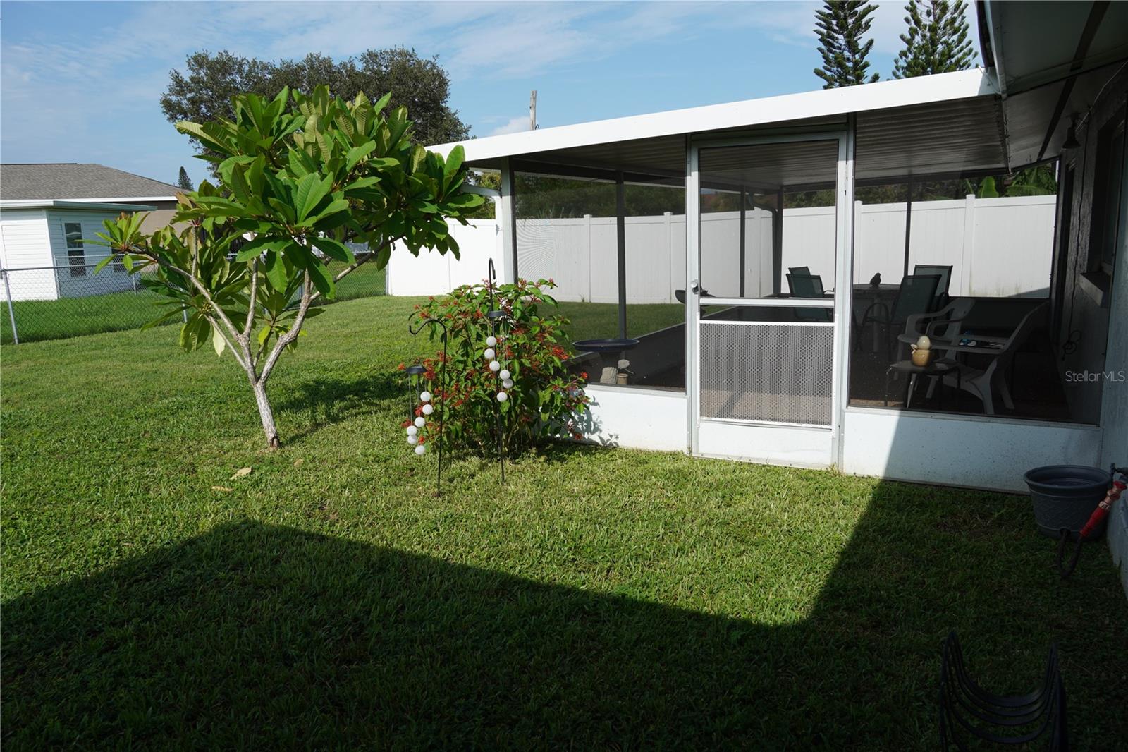 536 FLAMINGO DR — photo 39