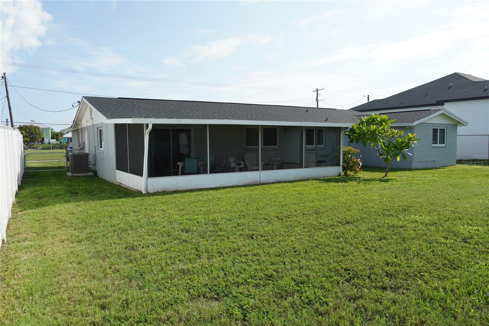536 FLAMINGO DR — photo 44