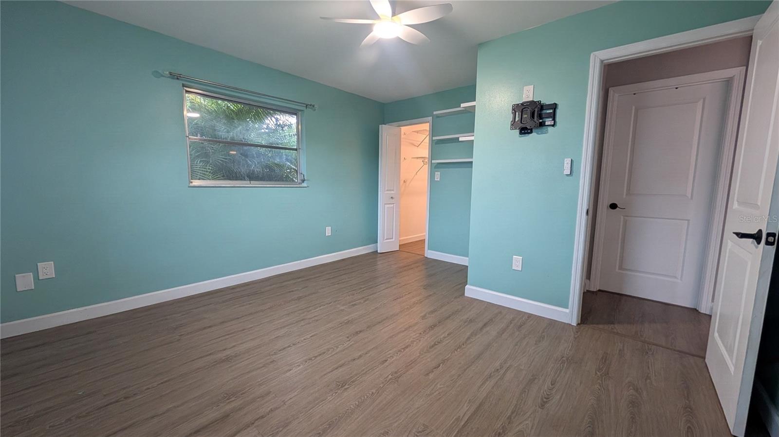 1406 S VENICE BLVD — photo 22