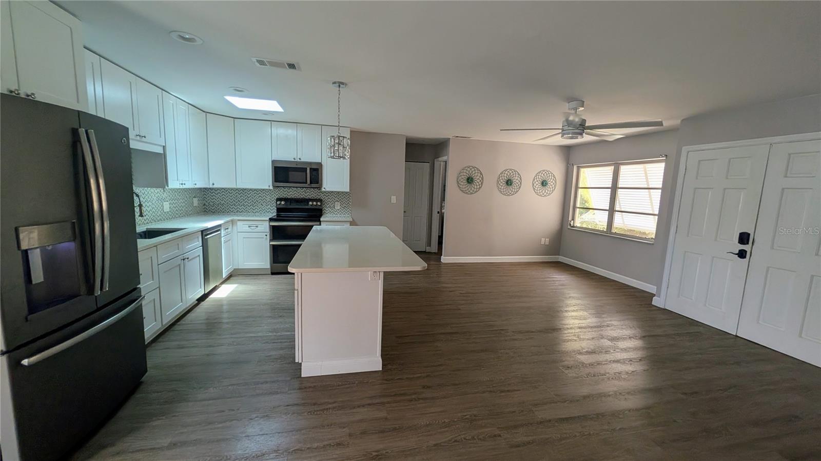1406 S VENICE BLVD — photo 4