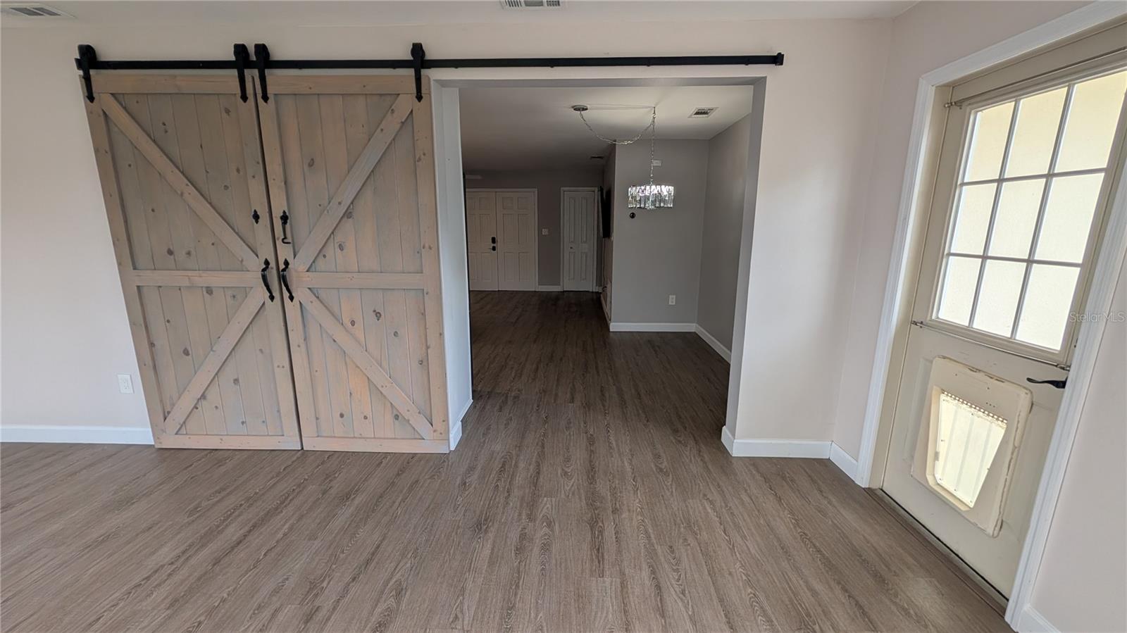 1406 S VENICE BLVD — photo 14
