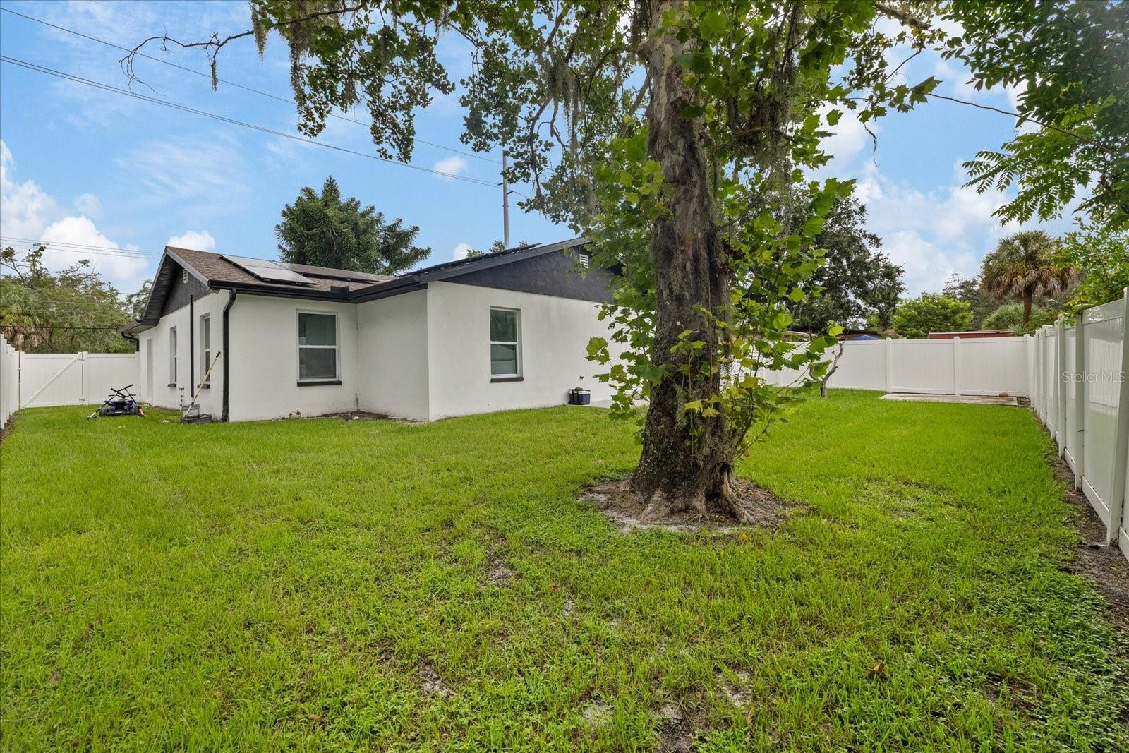 3209 E HANNA AVE — photo 31