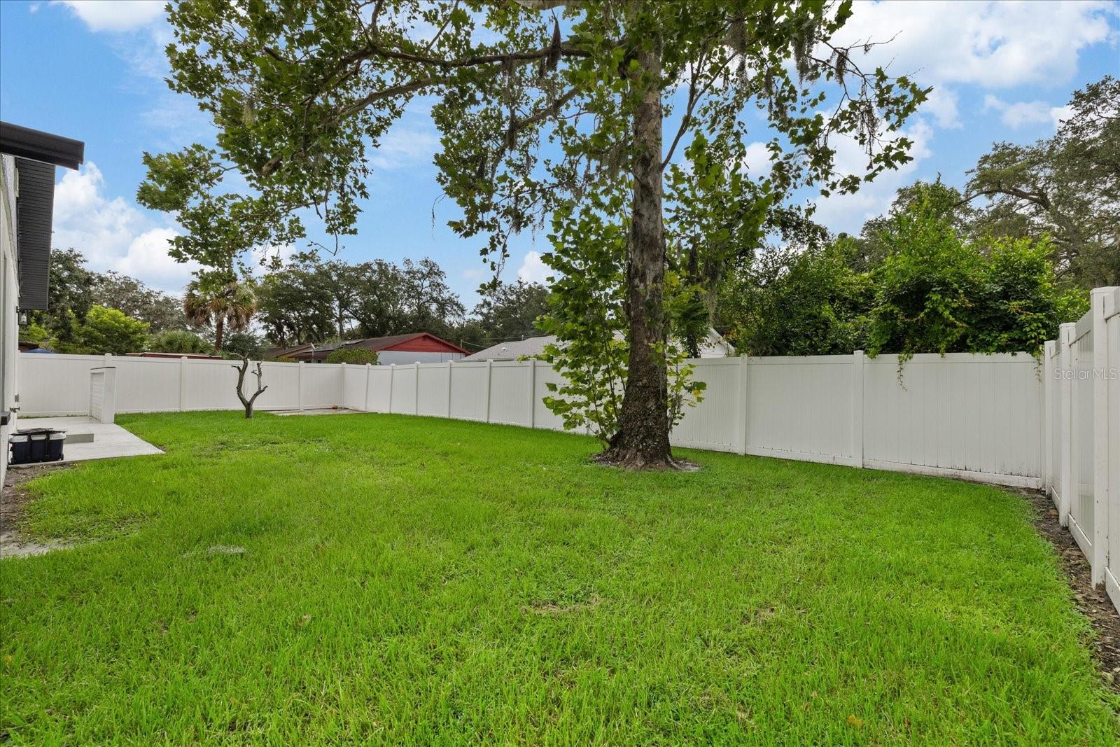 3209 E HANNA AVE — photo 33
