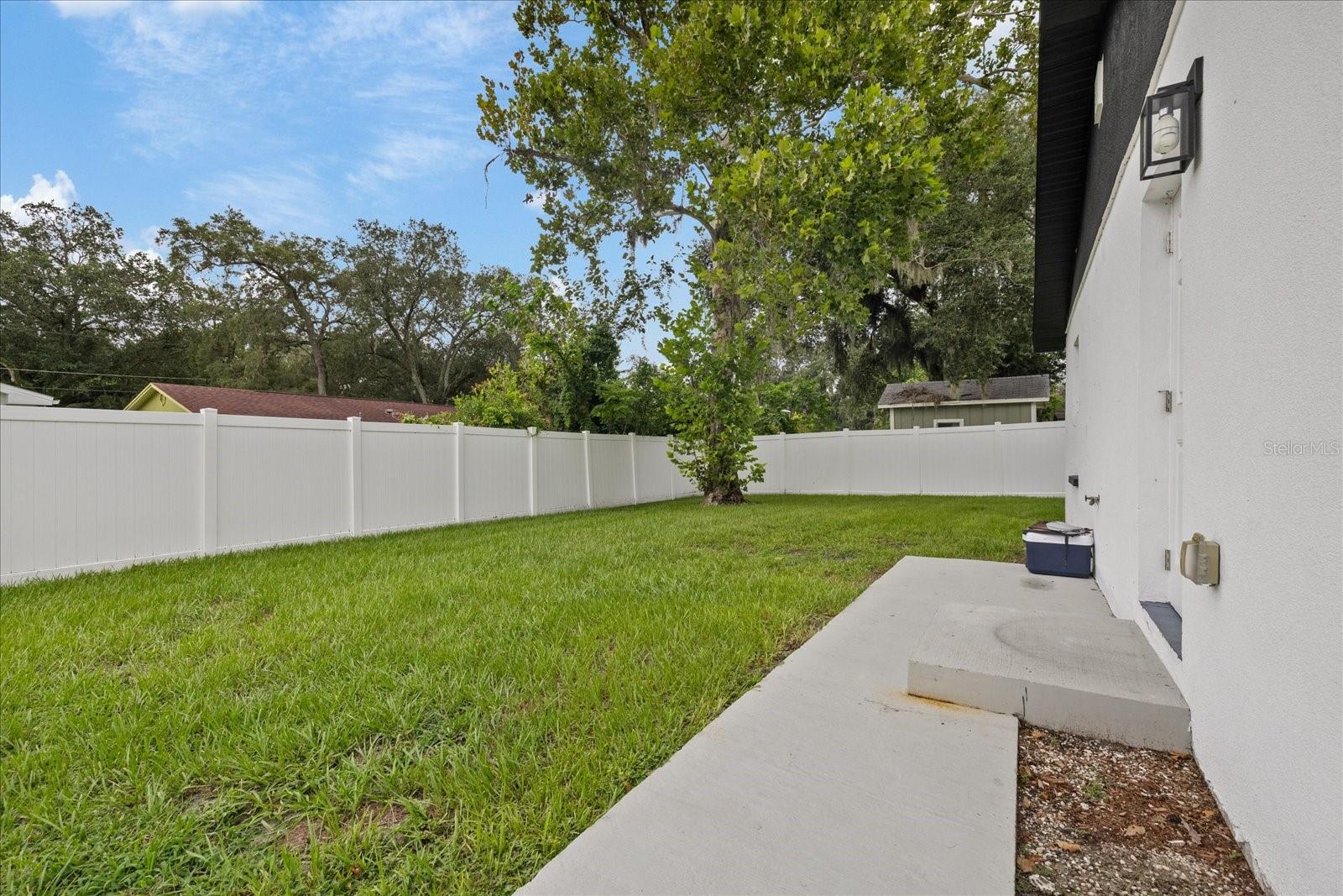 3209 E HANNA AVE — photo 32