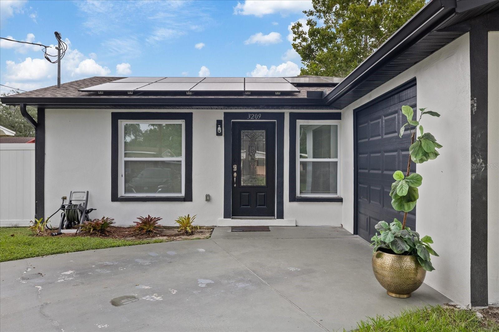 3209 E HANNA AVE — photo 2