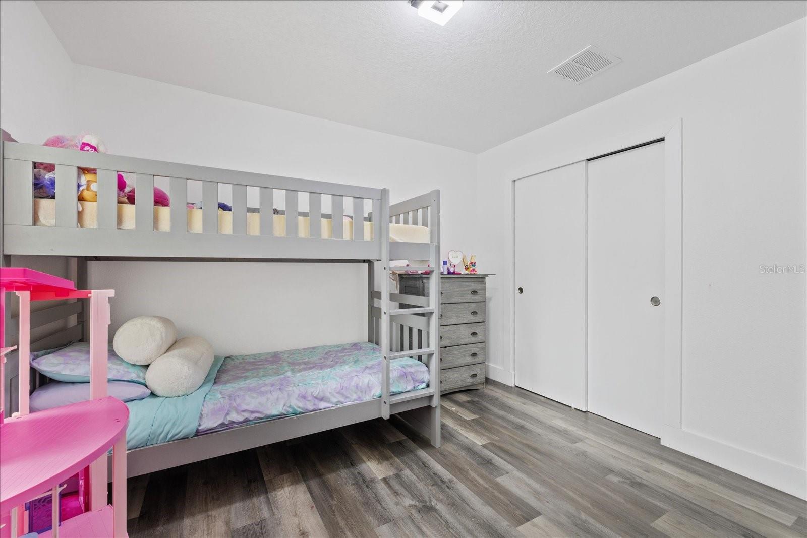 3209 E HANNA AVE — photo 13