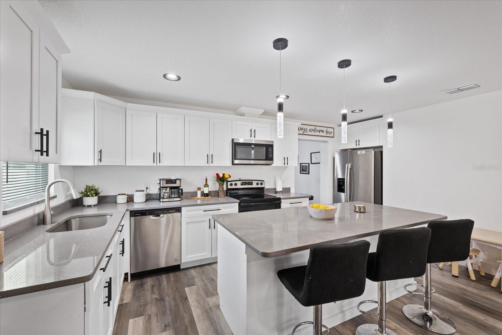 3209 E HANNA AVE — photo 10