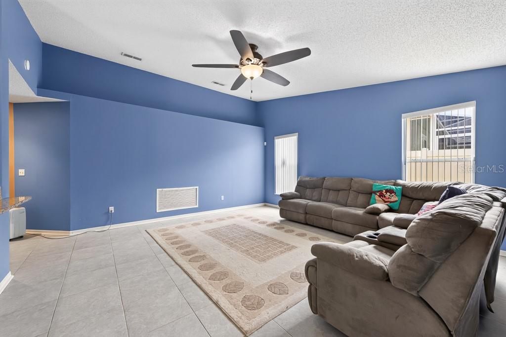 4609 OAK RIVER CIR — photo 12