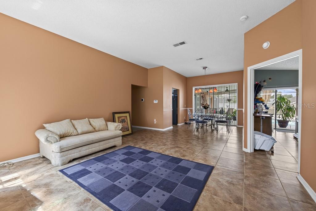 4609 OAK RIVER CIR — photo 4