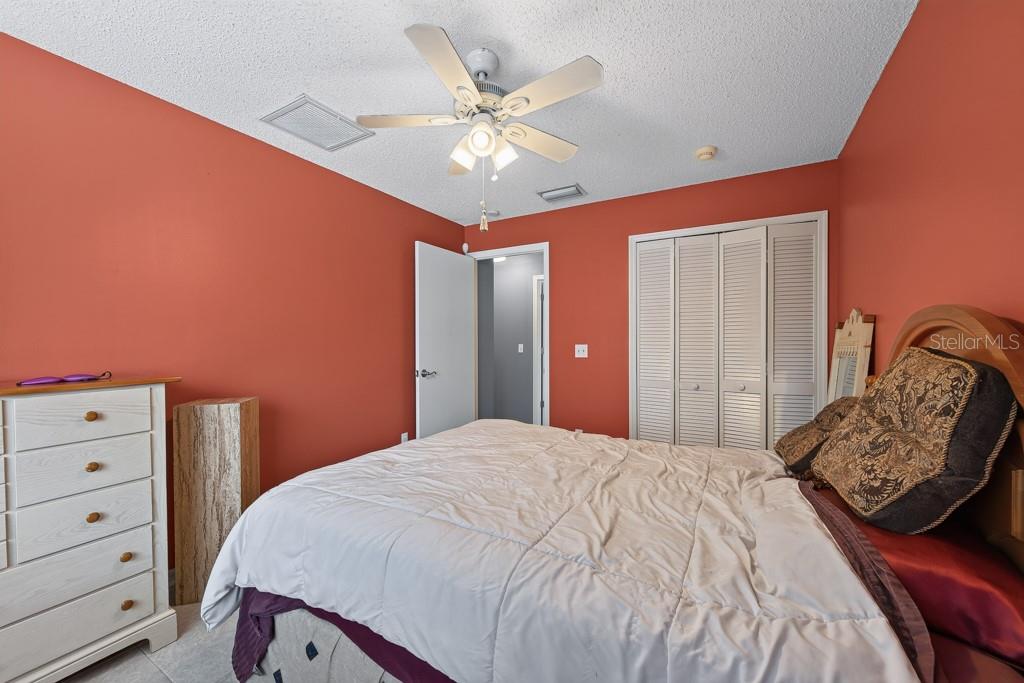 4609 OAK RIVER CIR — photo 27