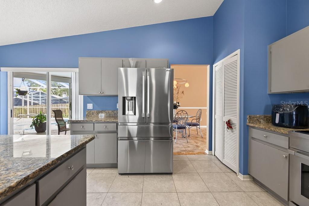 4609 OAK RIVER CIR — photo 19