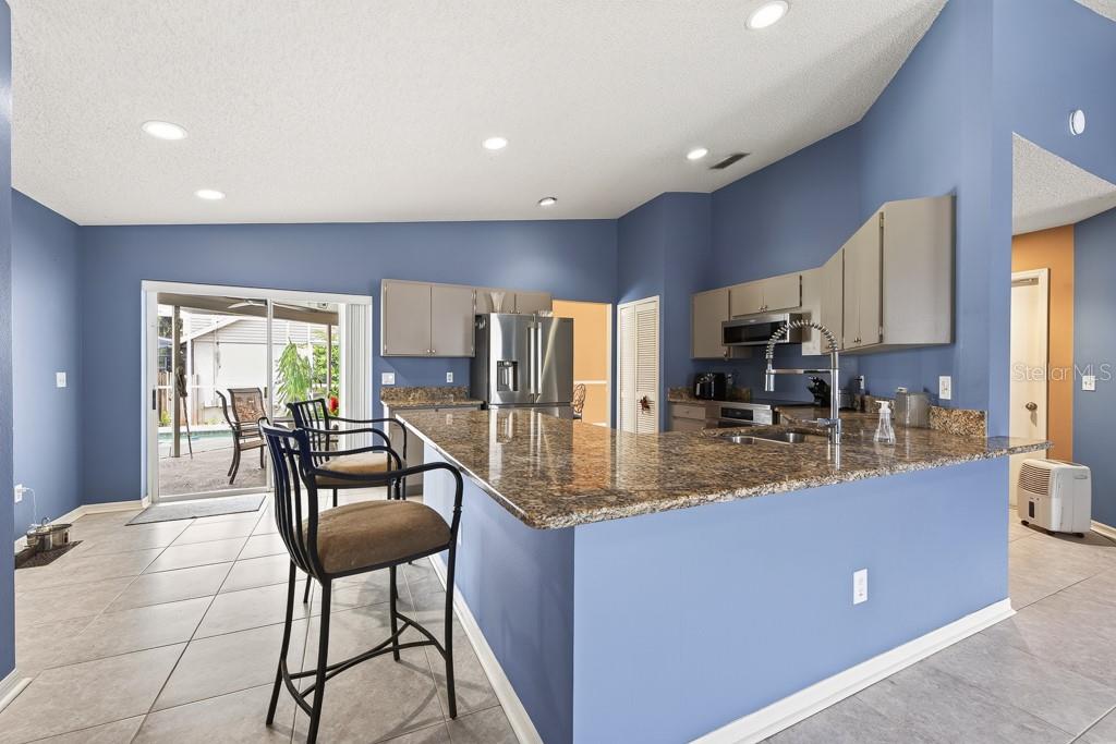 4609 OAK RIVER CIR — photo 13