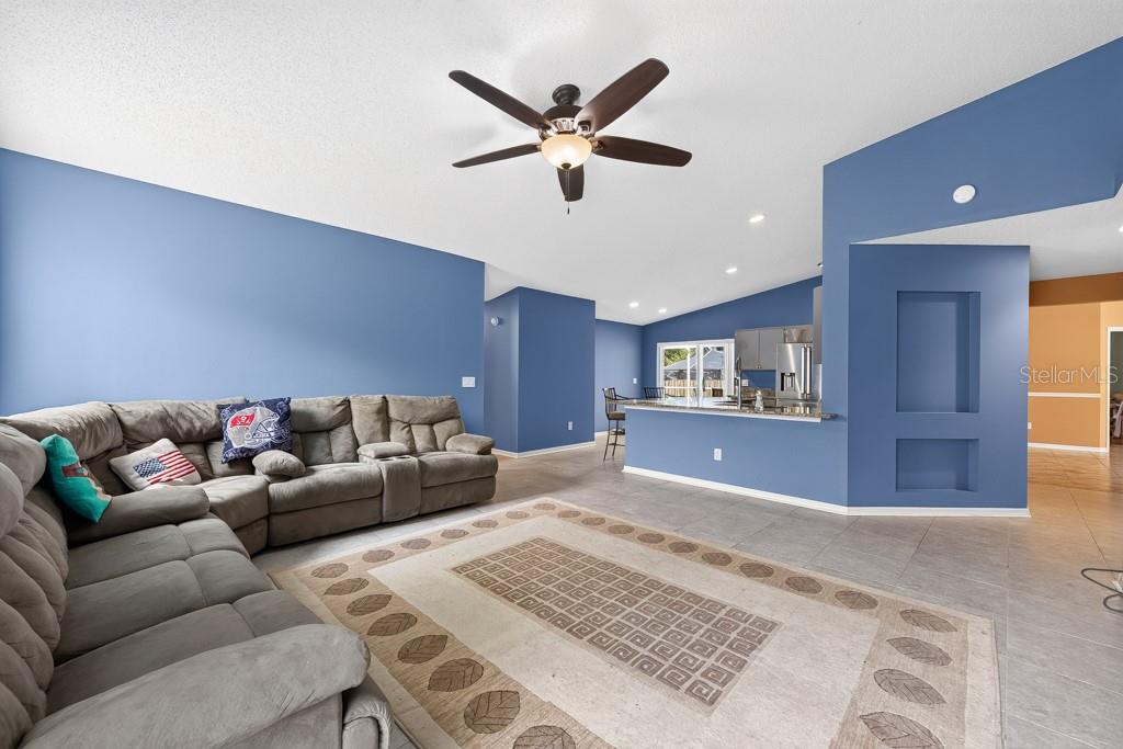 4609 OAK RIVER CIR — photo 11