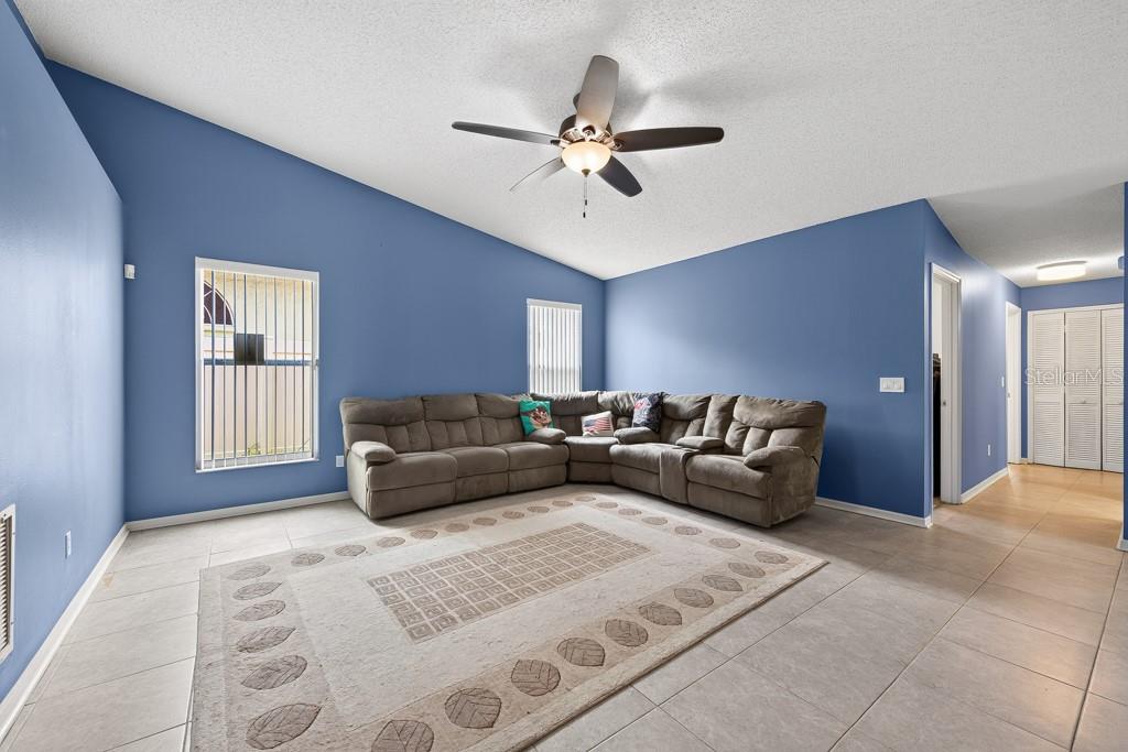 4609 OAK RIVER CIR — photo 10