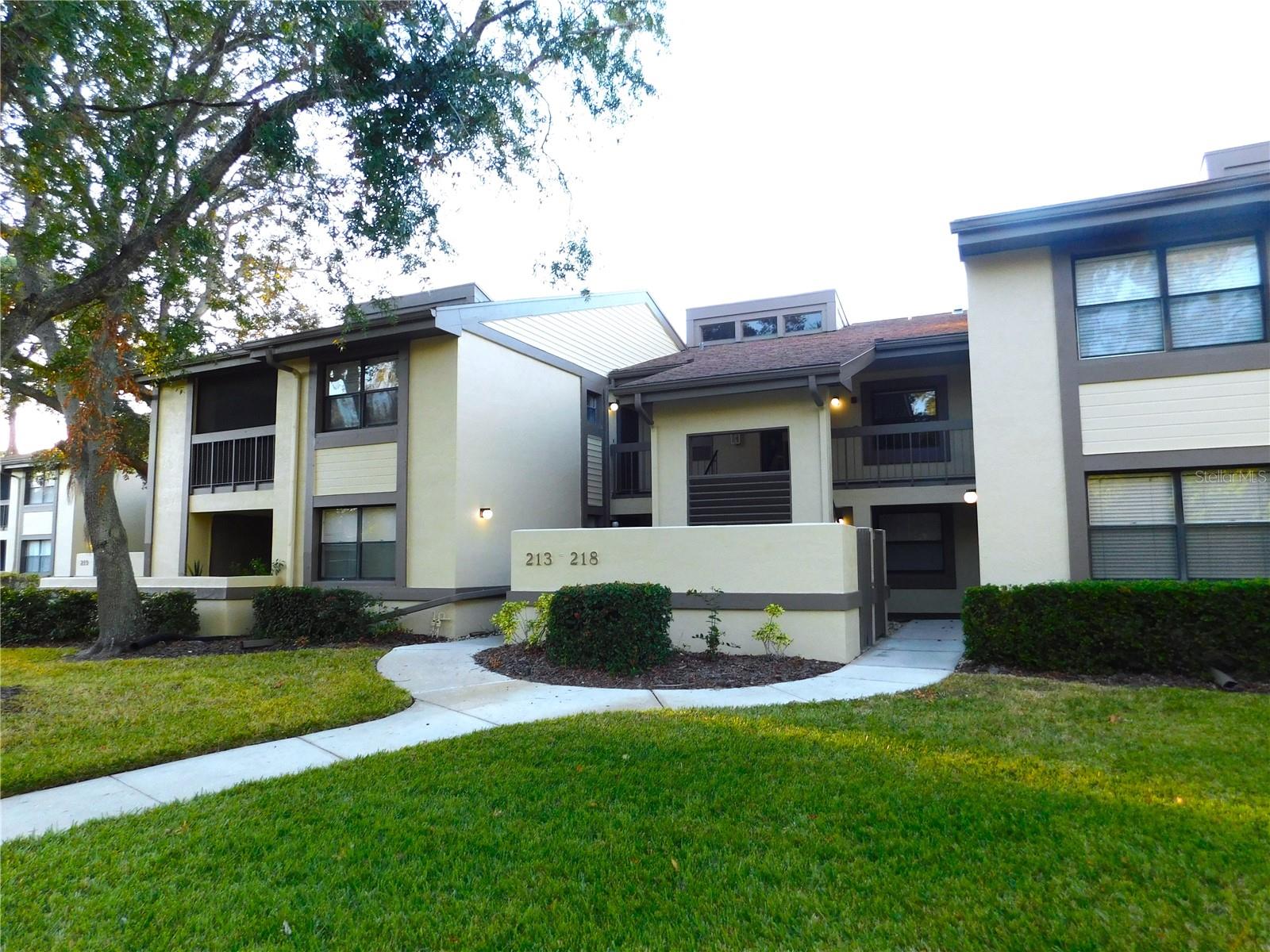 218 WOODLAKE WYNDE #218 — photo 4
