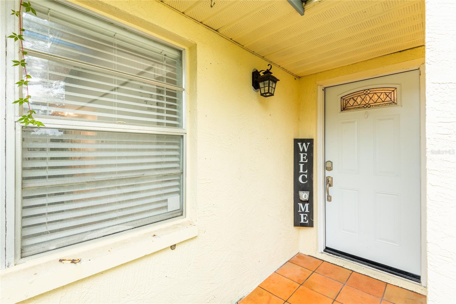 1944 ELAINE DR #1944 — photo 4