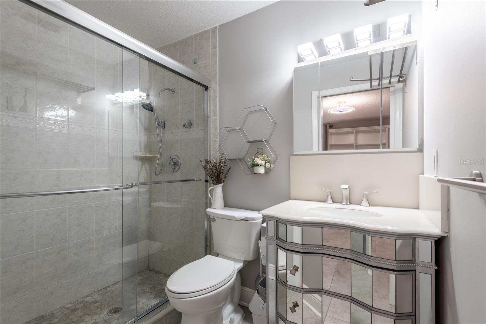 1944 ELAINE DR #1944 — photo 16