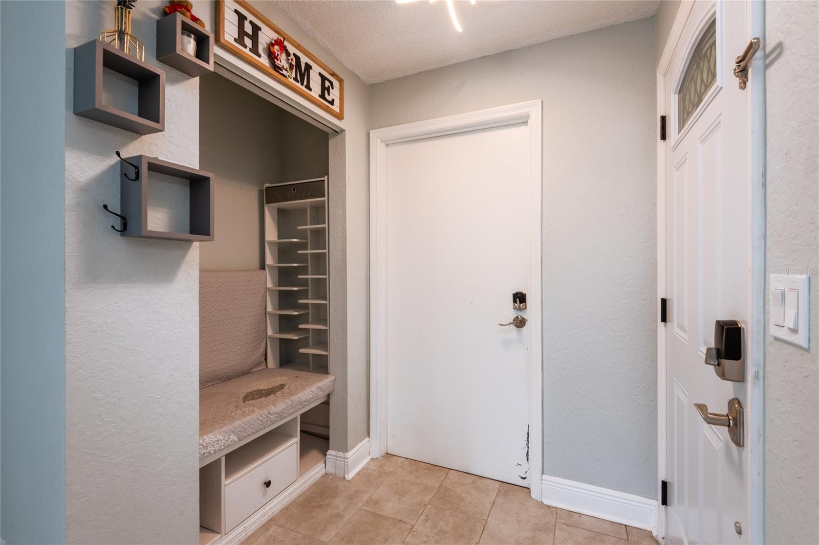 1944 ELAINE DR #1944 — photo 5