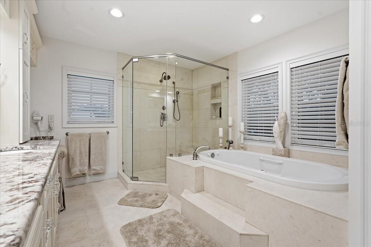 89 MARTINIQUE AVE — photo 21