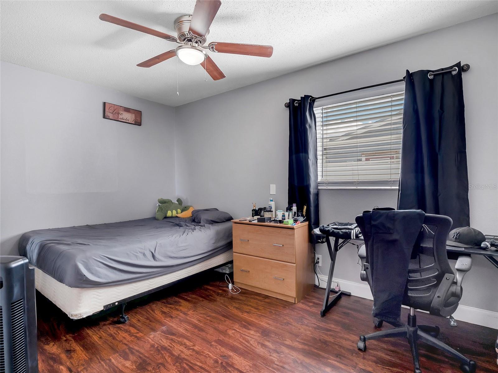 7018 GLENVIEW DR — photo 16