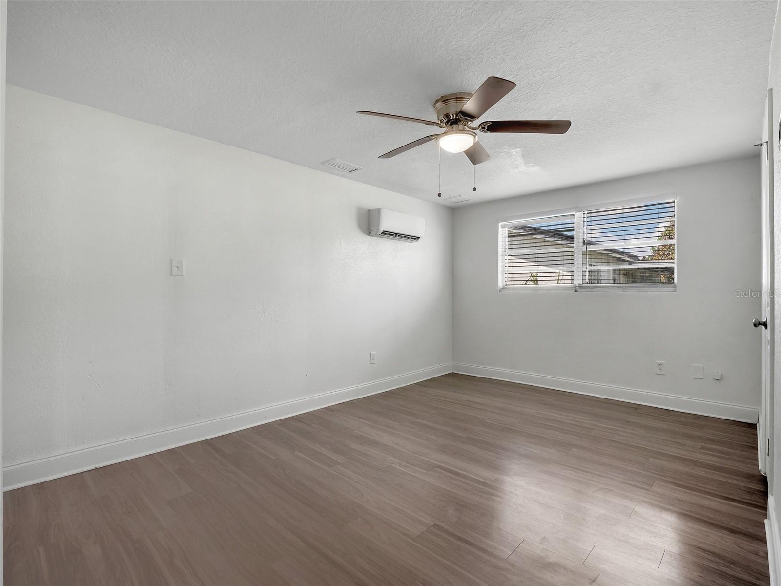7018 GLENVIEW DR — photo 33