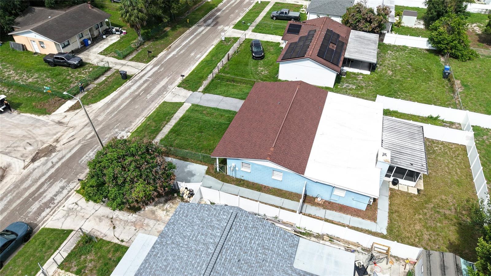 7018 GLENVIEW DR — photo 37