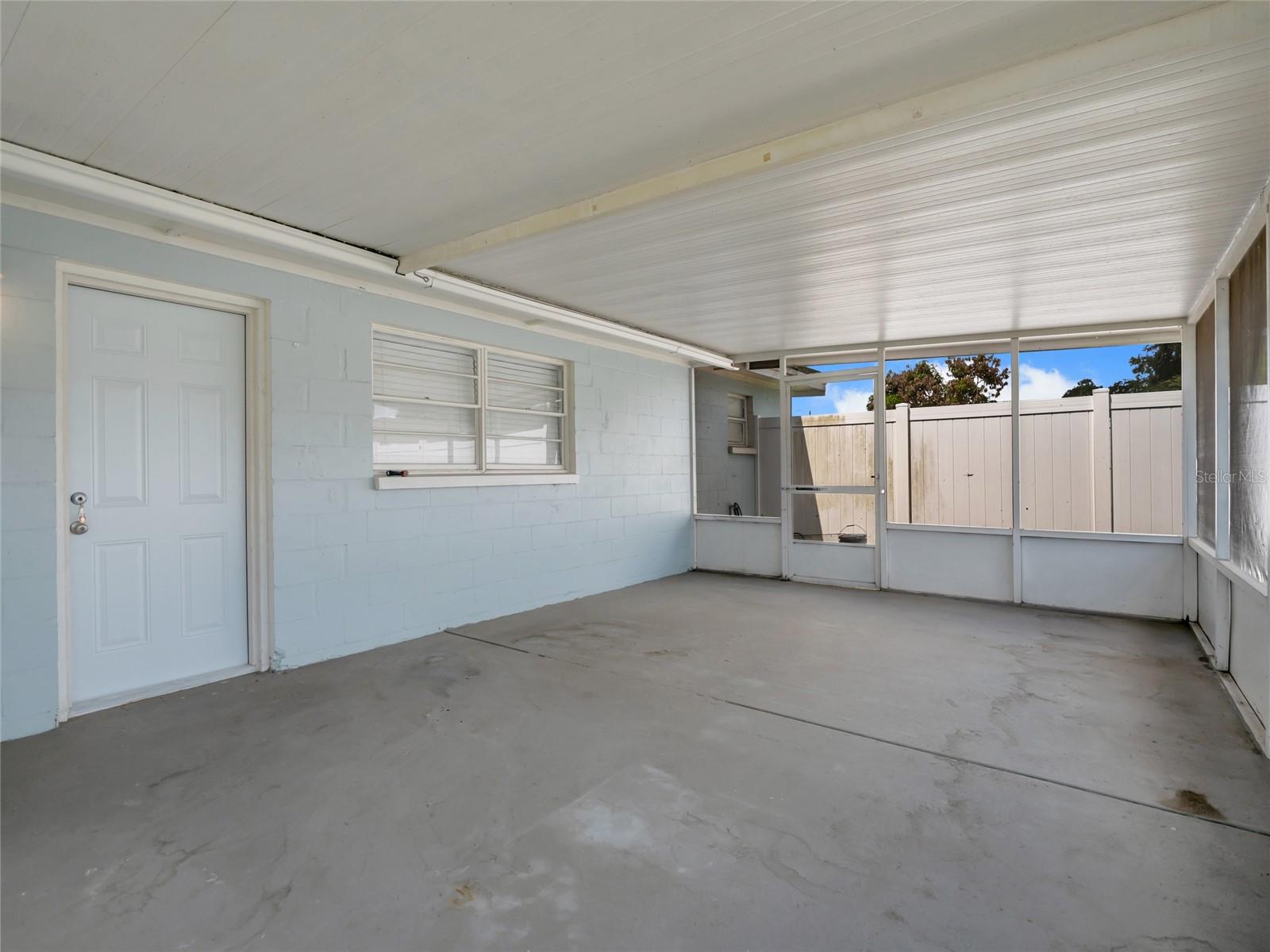 7018 GLENVIEW DR — photo 25