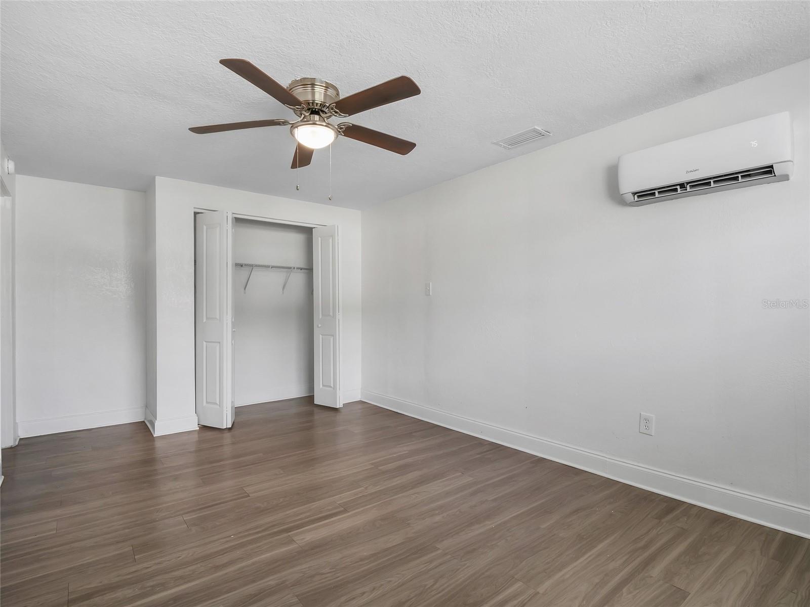 7018 GLENVIEW DR — photo 31