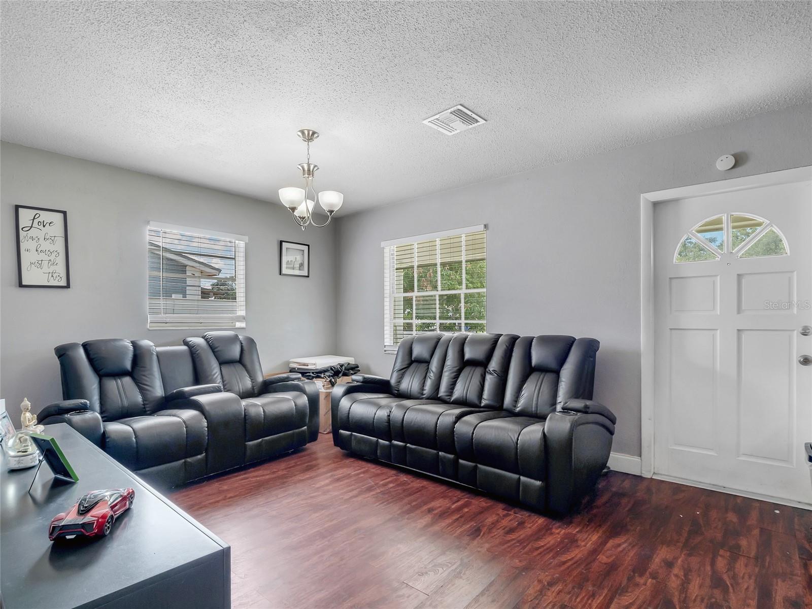 7018 GLENVIEW DR — photo 15