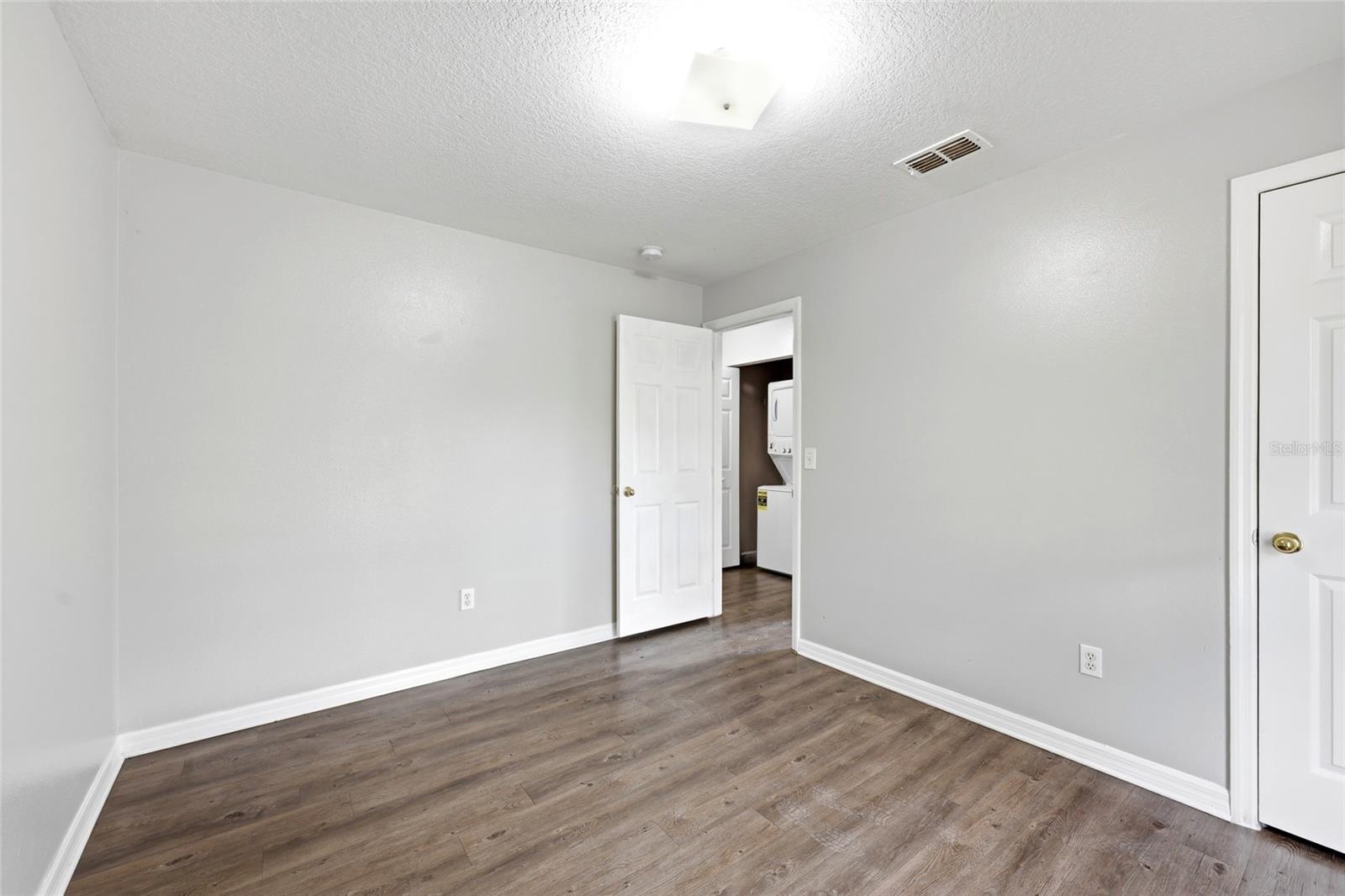 2214 E 19TH AVE — photo 26