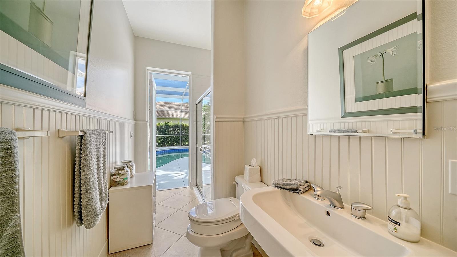 5325 ANTHONY LN — photo 17