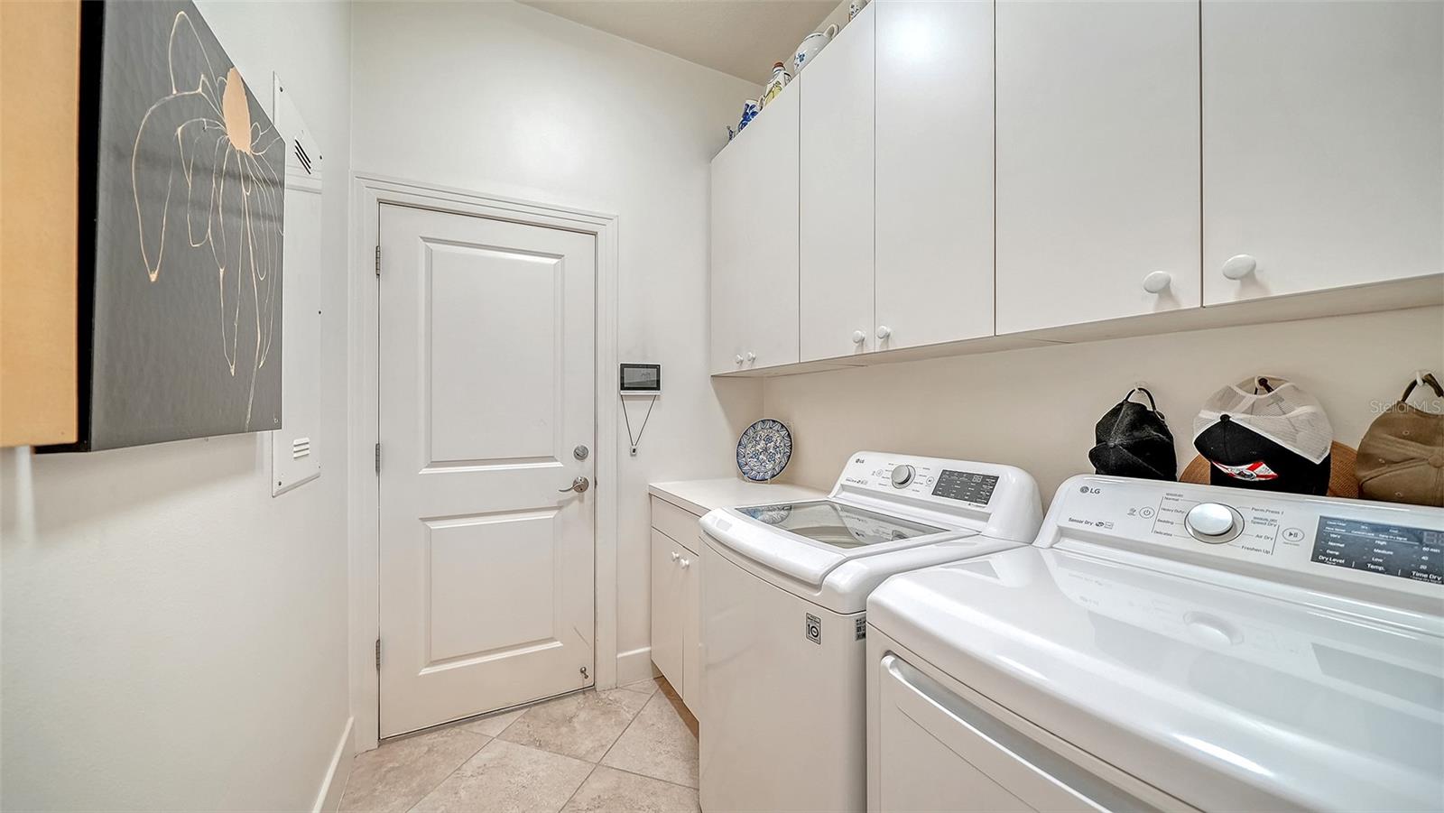 5325 ANTHONY LN — photo 37