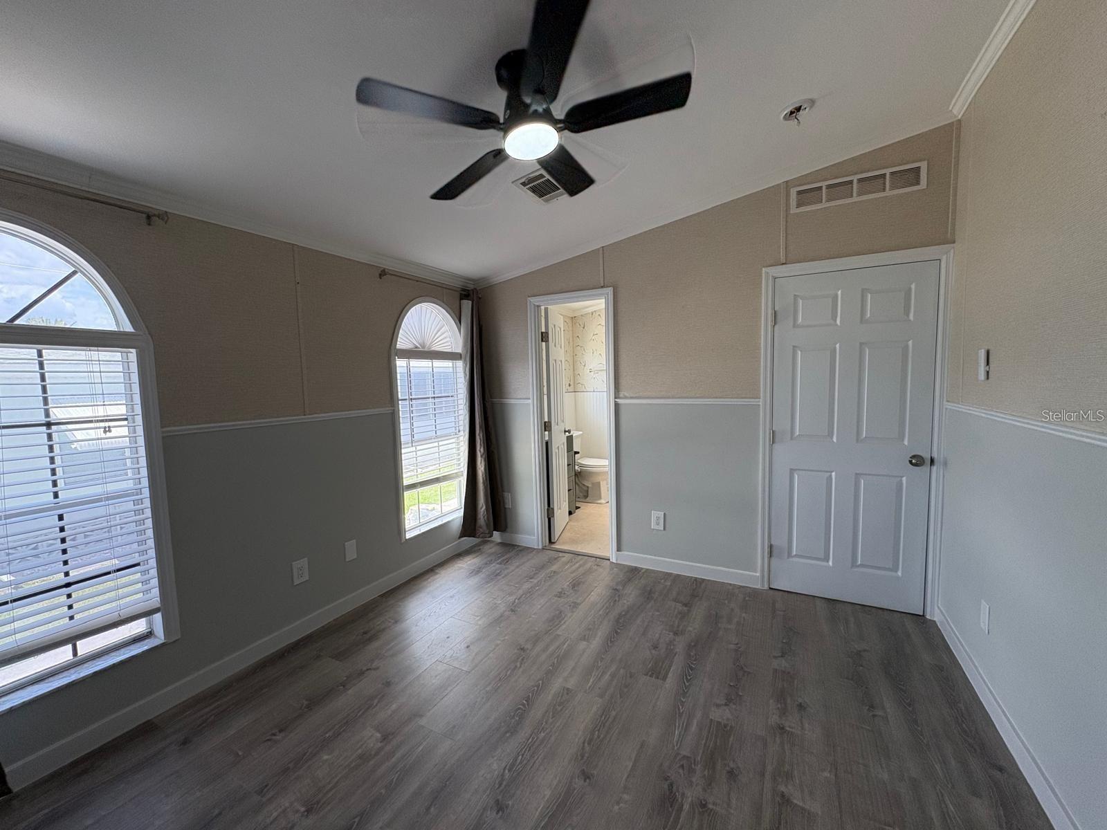 653 LOS ALTOS — photo 19