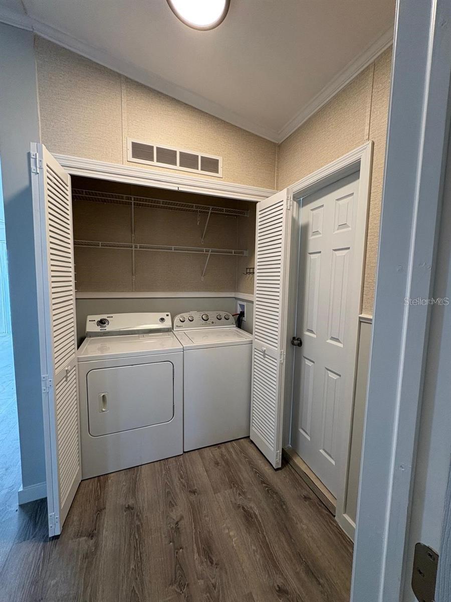 653 LOS ALTOS — photo 16
