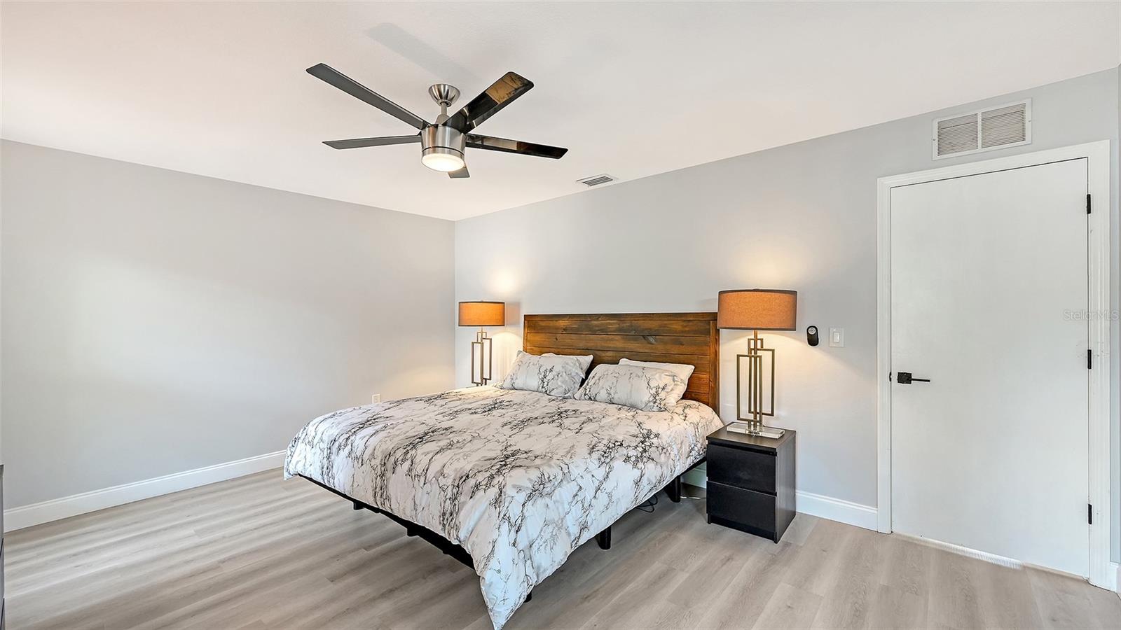 4054 PALAU DR — photo 18
