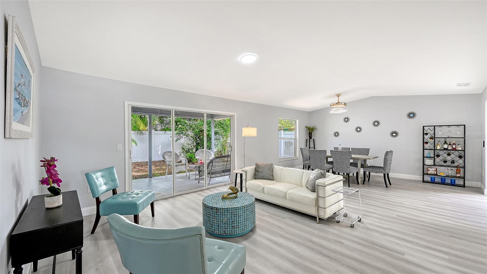 4054 PALAU DR — photo 8
