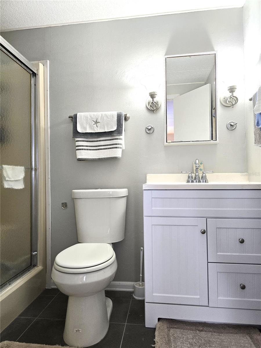 2122 WATERVIEW DR — photo 23