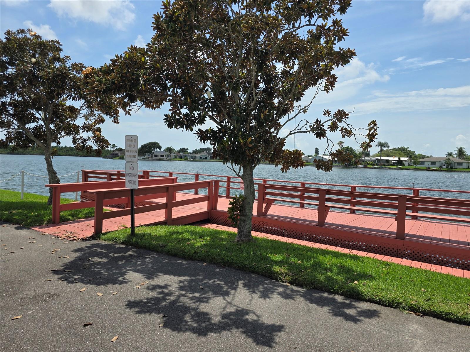 2122 WATERVIEW DR — photo 33