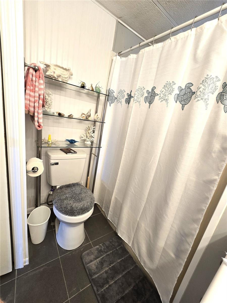 2122 WATERVIEW DR — photo 15