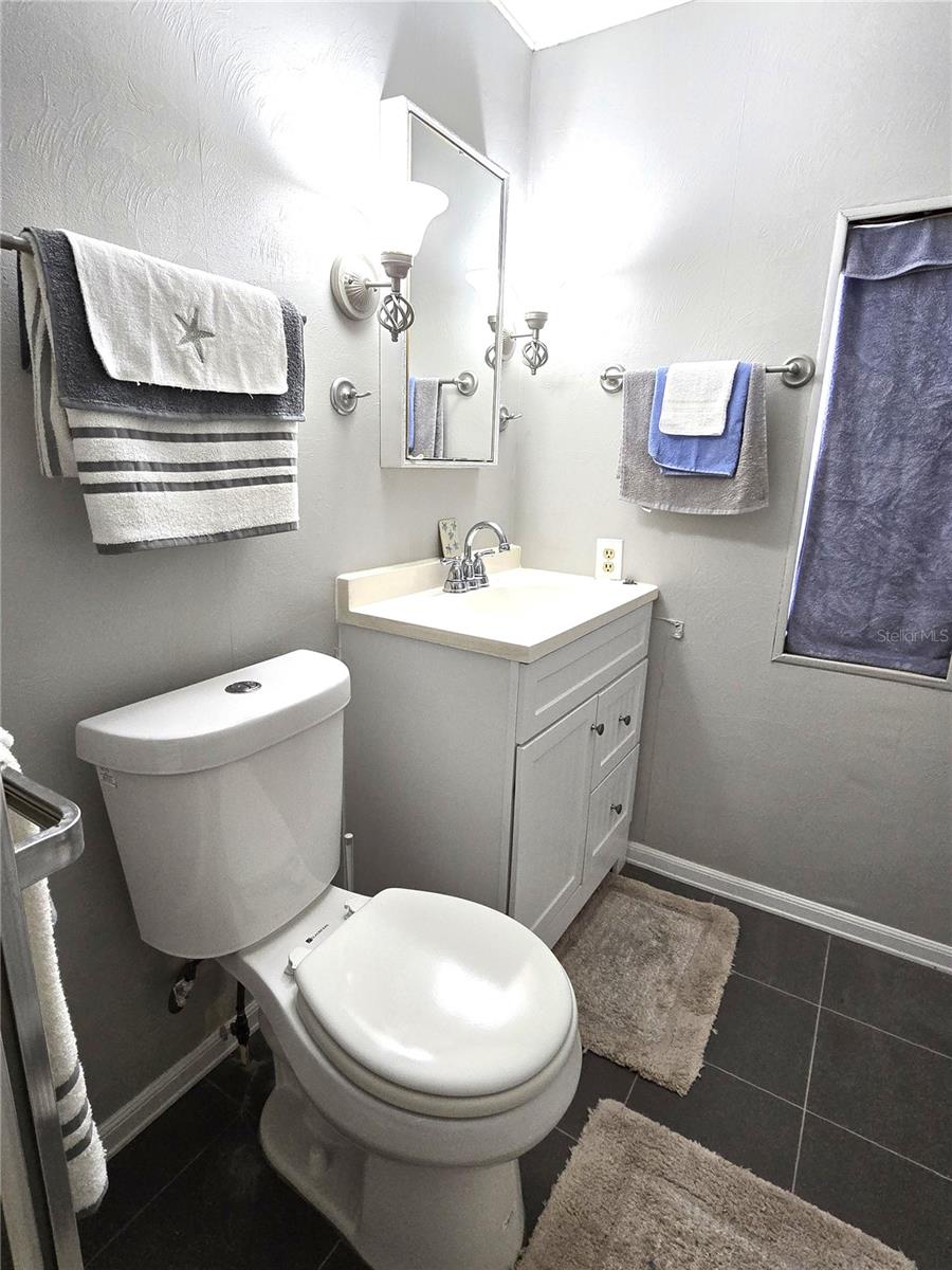 2122 WATERVIEW DR — photo 19