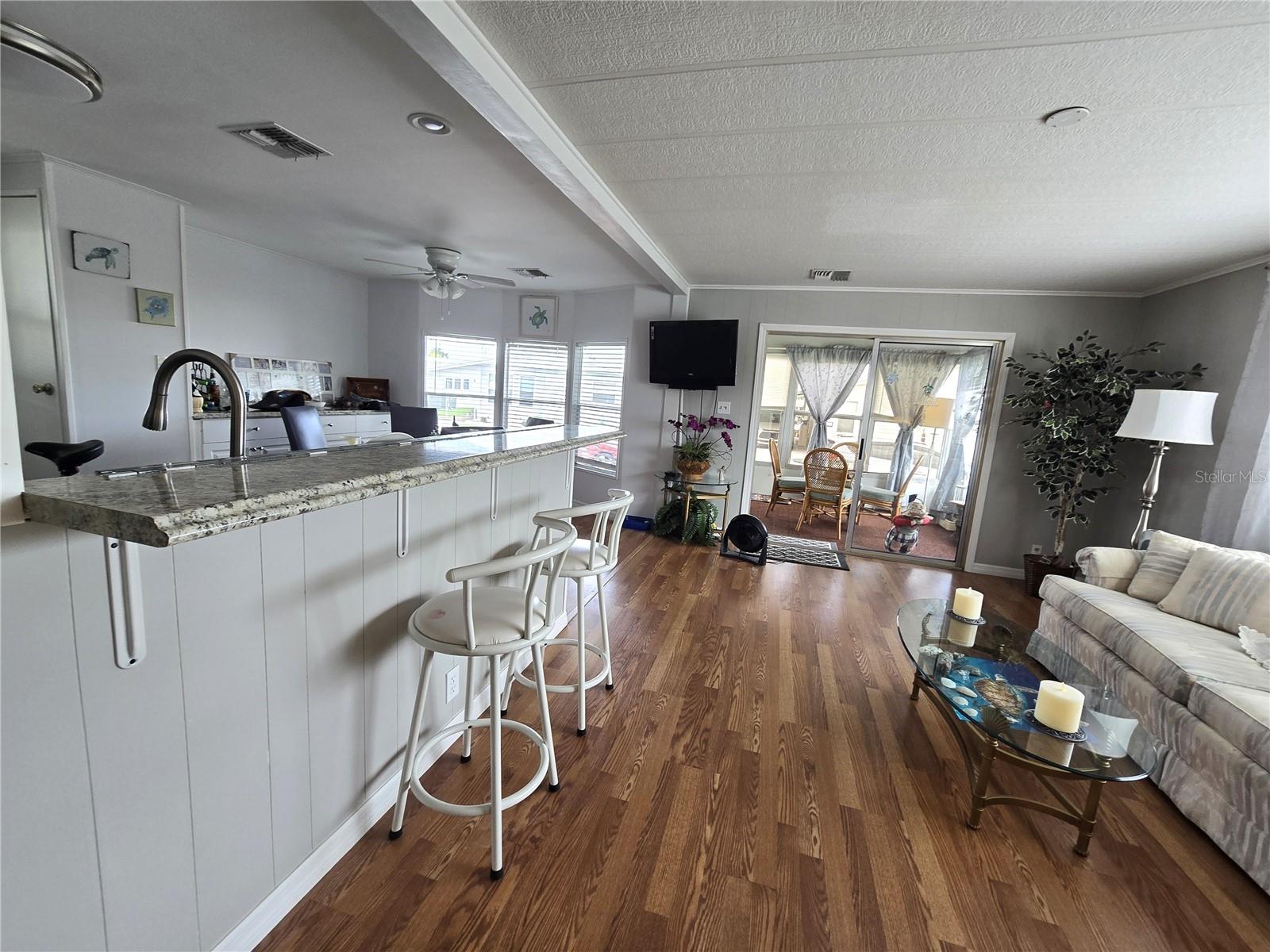 2122 WATERVIEW DR — photo 8