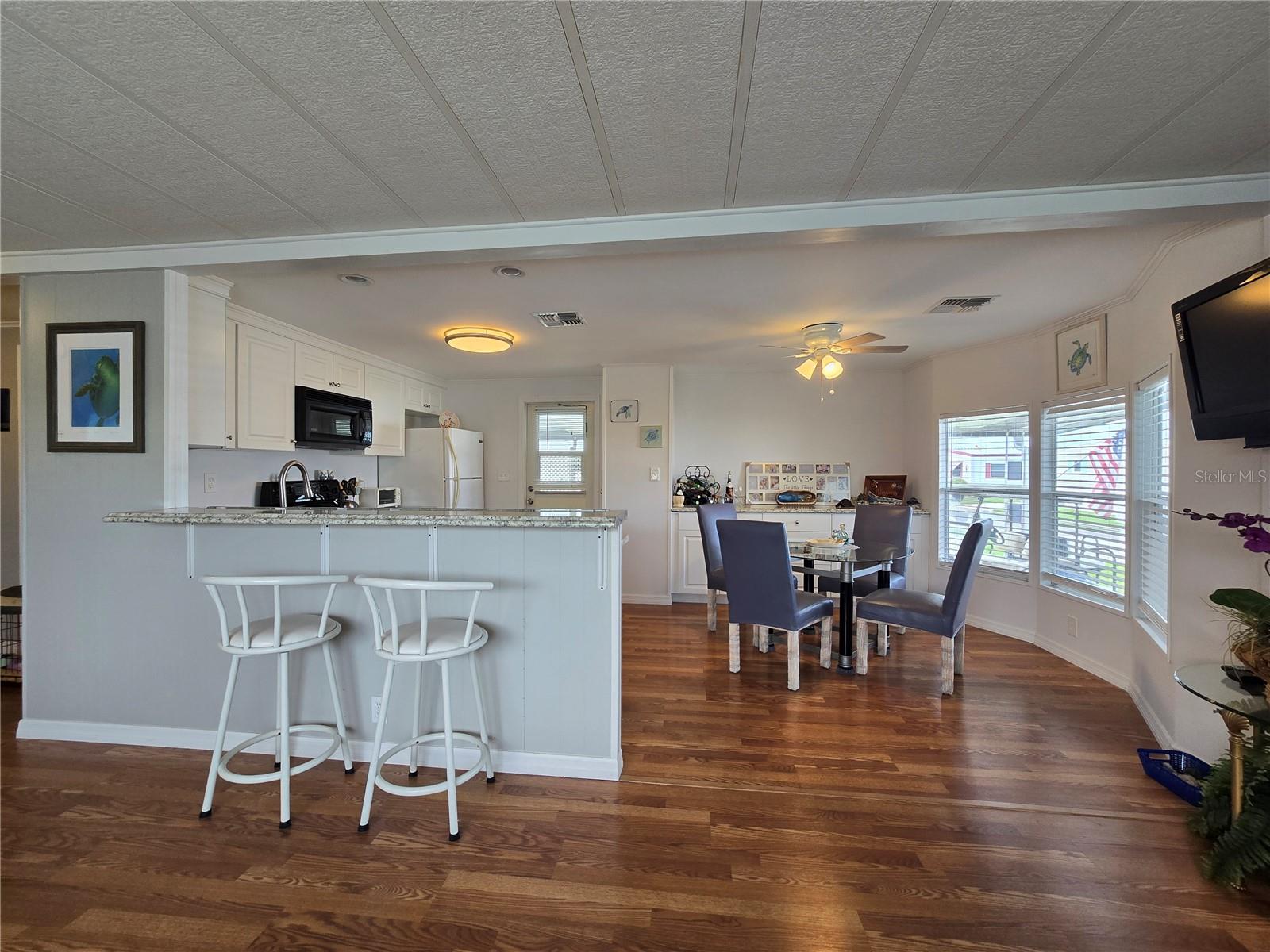 2122 WATERVIEW DR — photo 10