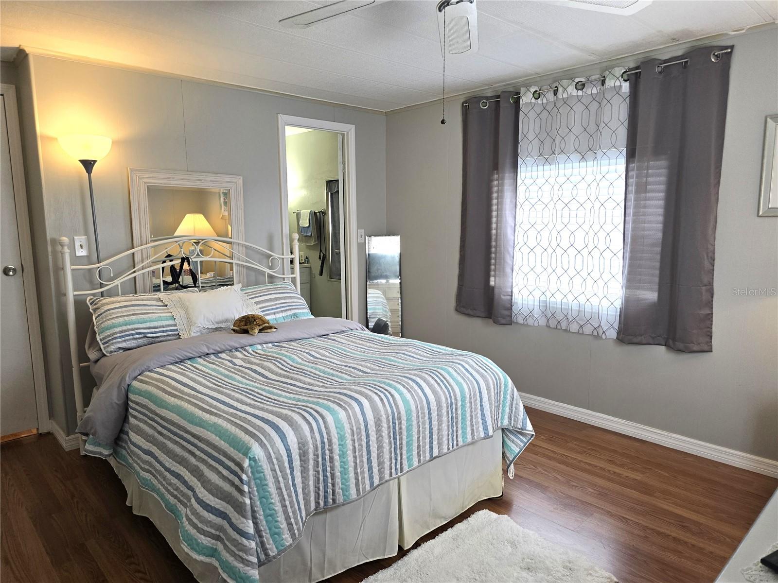 2122 WATERVIEW DR — photo 16