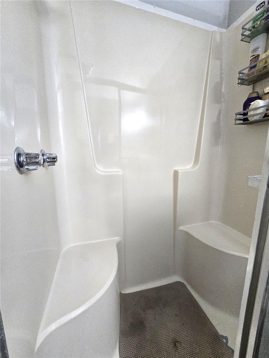 2122 WATERVIEW DR — photo 20