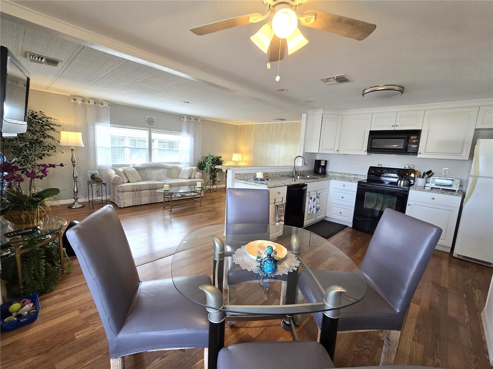 2122 WATERVIEW DR — photo 5