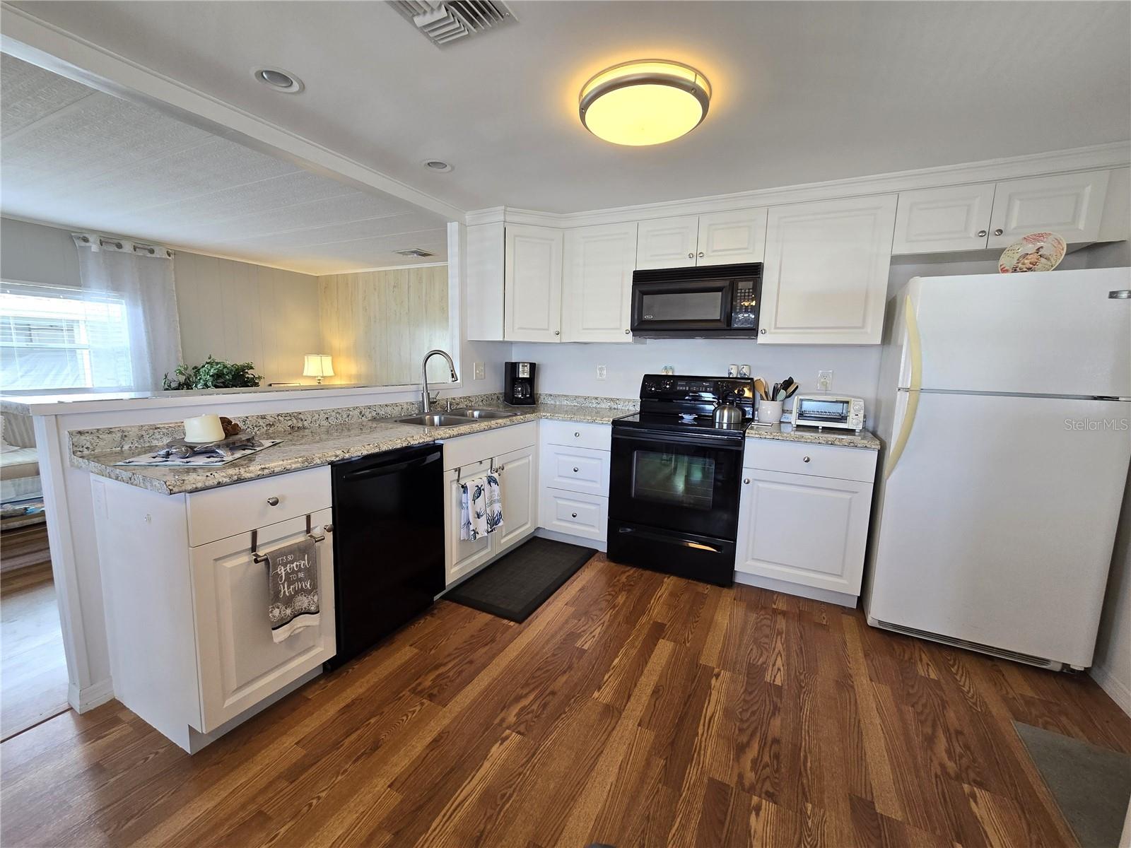 2122 WATERVIEW DR — photo 4